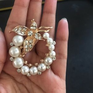 Women jewelry brooch